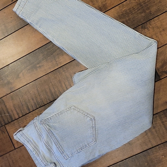 Mossimo skinny jeans. Size 9 - Picture 6 of 6